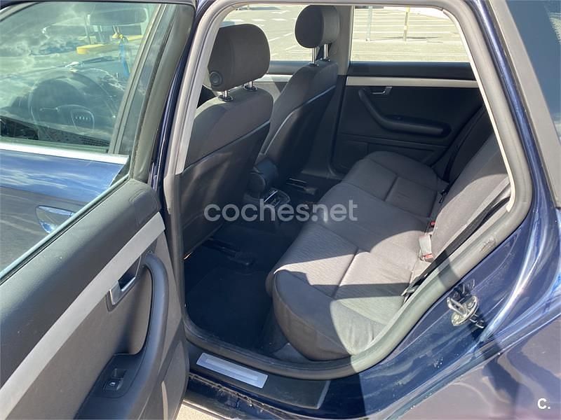 Usado Audi A4 205 CV (150 kW) 2005 Azul Familiar