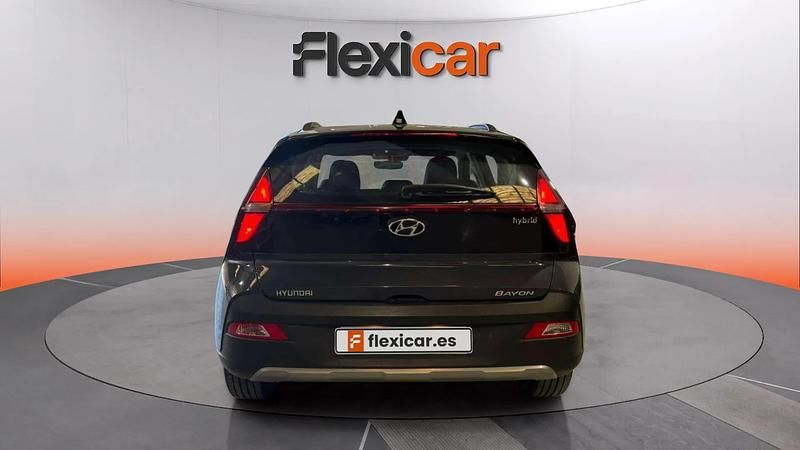 Usado Hyundai Bayon 101 CV (74 kW) 2023 Gris SUV