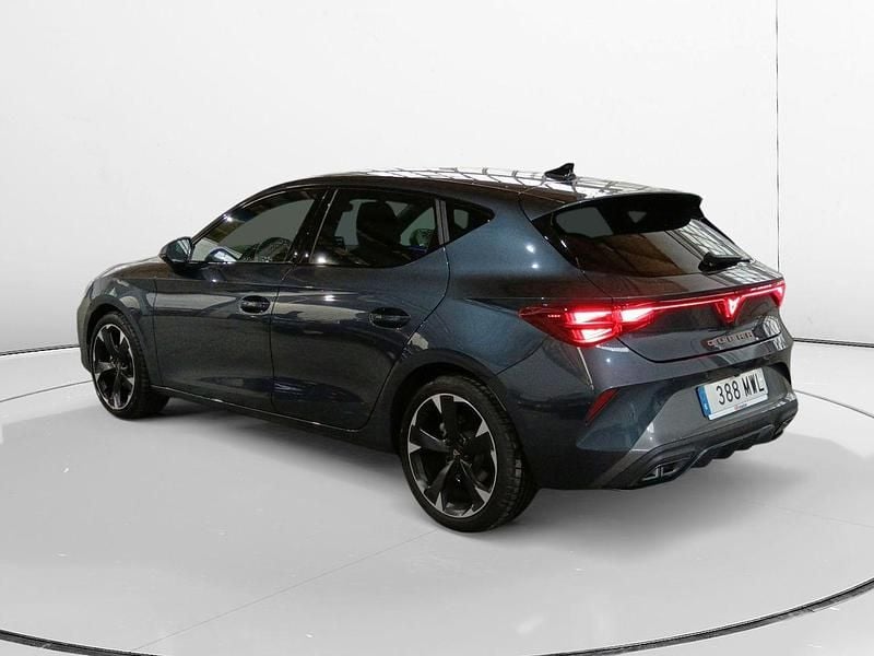 Usado Cupra Leon 150 CV (110 kW) 2024 Azul Berlina