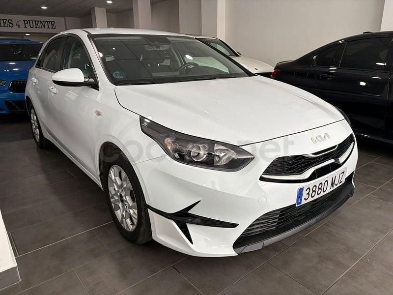 Usado Kia Ceed 136 CV (100 kW) 2023 Blanco Utilitario