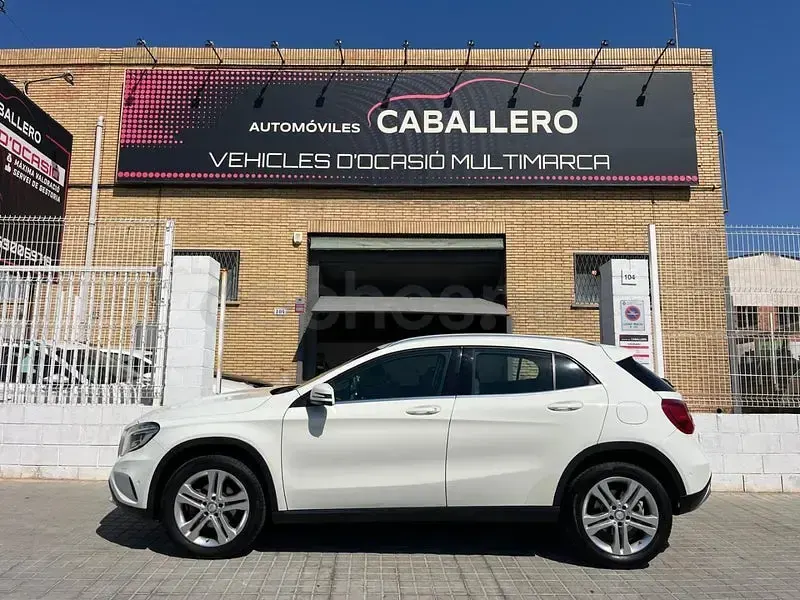 Usado Mercedes GLA200 Urban 136 CV (100 kW) 2017 Blanco SUV