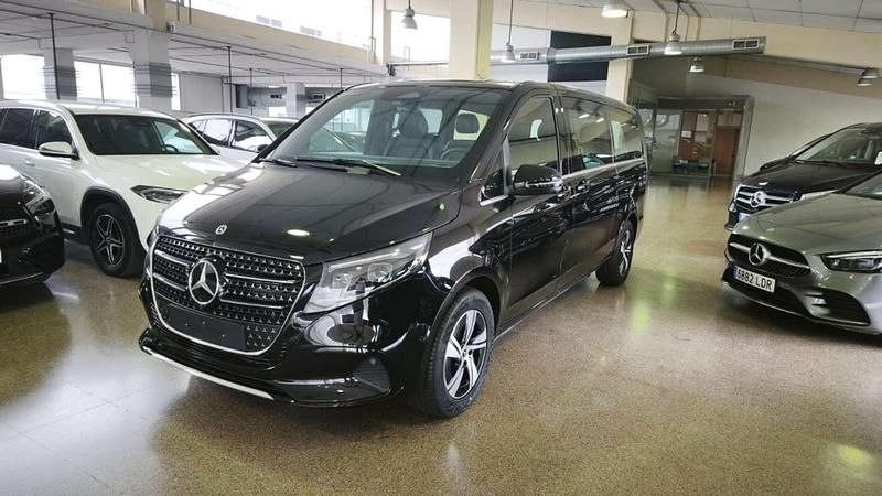 Negro Nuevo 2025 Mercedes V220 Avantgarde Monovolumen | 64.628 € (Super precio) - Imagen 1/4