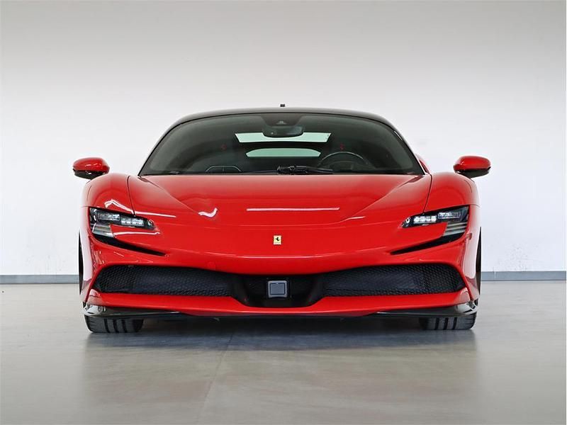 Usado Ferrari SF90 999 CV (734 kW) 2023 Rosso