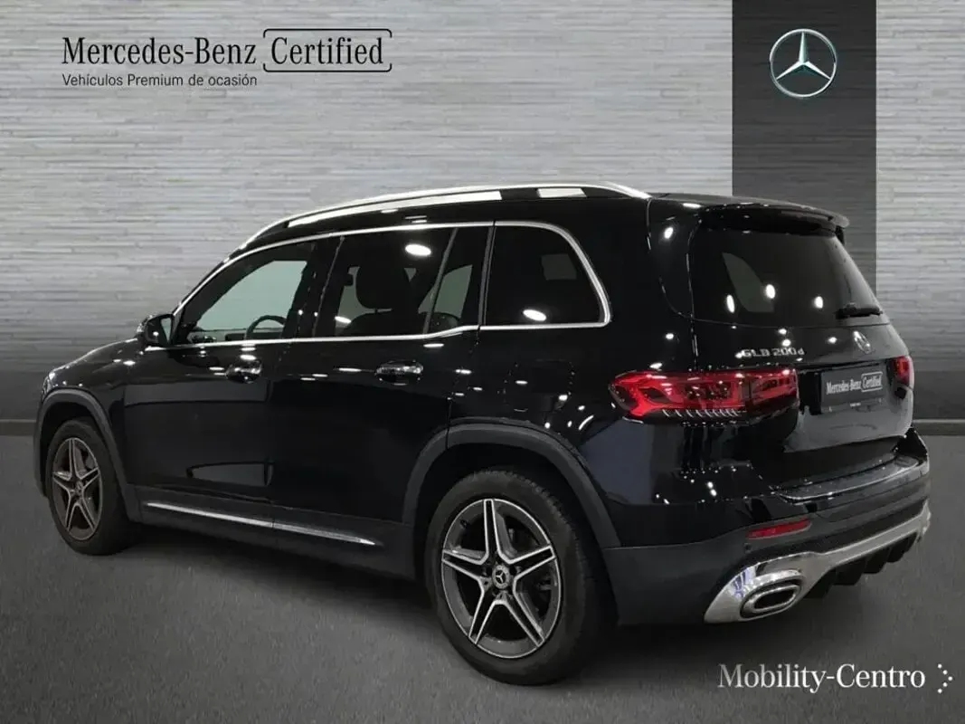 Usado Mercedes GLB200 AMG line 150 CV (110 kW) 2022 Negro noche SUV