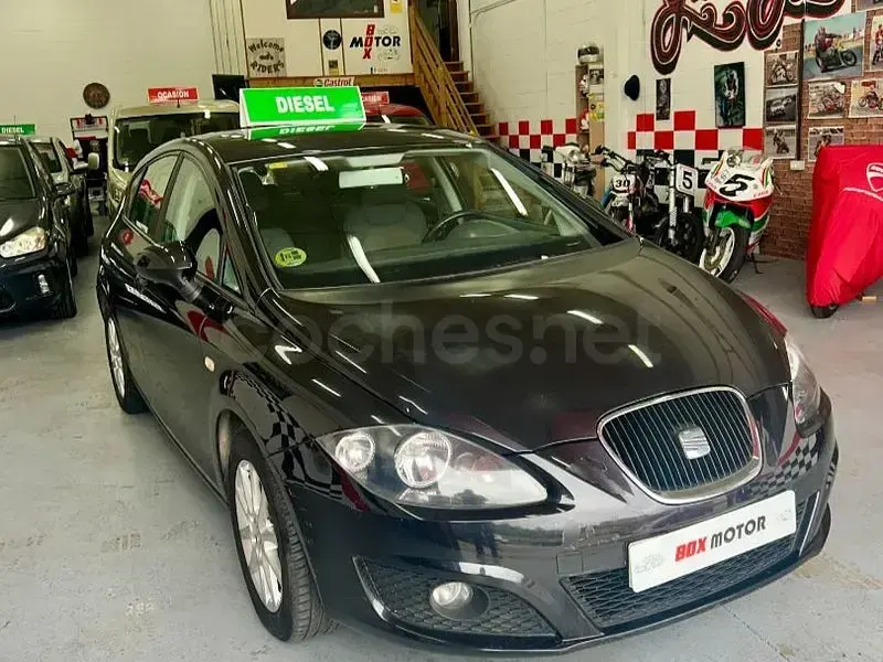 Usado Seat Leon Style 105 CV (77 kW) 2010 Negro Utilitario