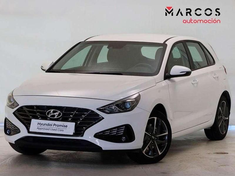 Blanco Usado 2024 Hyundai i30 Utilitario | 17.900 € (Buen precio) - Imagen 1/4