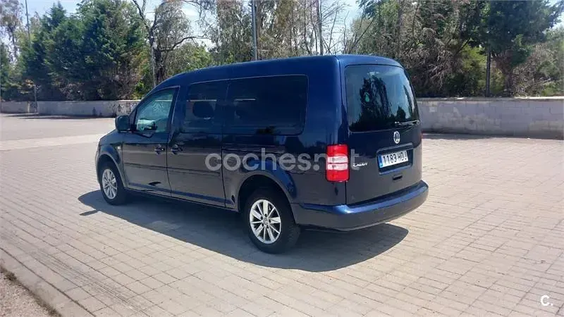 Usado VW Caddy Trendline 102 CV (75 kW) 2011 Azul Monovolumen