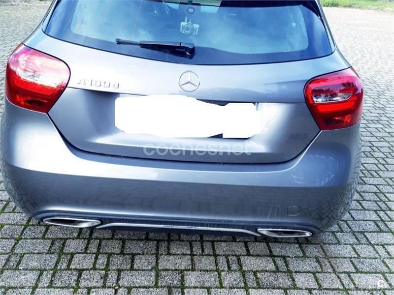 Usado Mercedes A180 109 CV (80 kW) 2018 Blanco Berlina