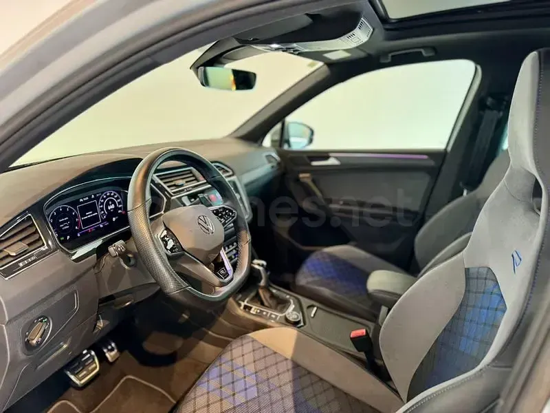 Usado VW Tiguan R 320 CV (235 kW) 2023 Gris / plata SUV