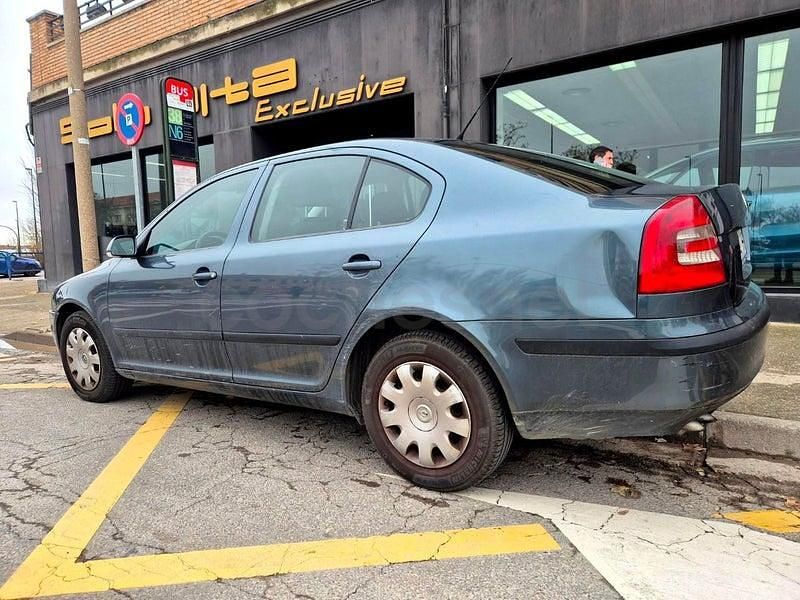 Usado Skoda Octavia 105 CV (77 kW) 2005 Gris / plata Berlina