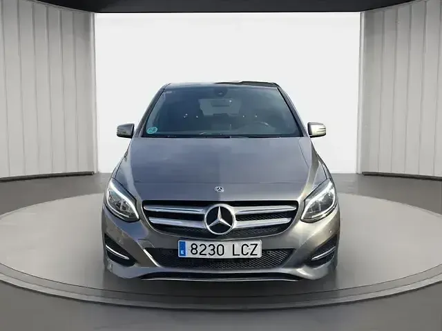 Usado Mercedes B180 109 CV (80 kW) 2017 Gris Monovolumen