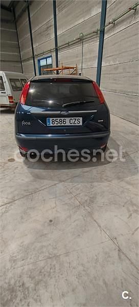 Usado Ford Focus Trend 115 CV (84 kW) 2004 Azul Berlina
