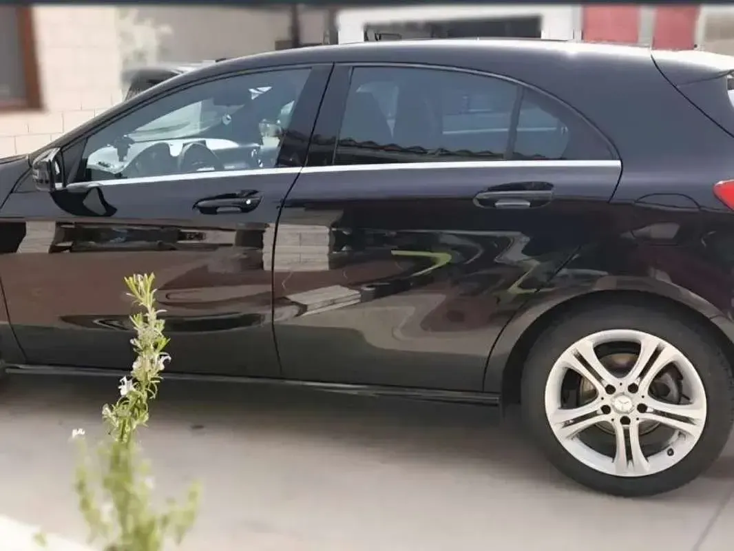 Usado Mercedes A200 Urban 136 CV (100 kW) 2015 Negro Utilitario