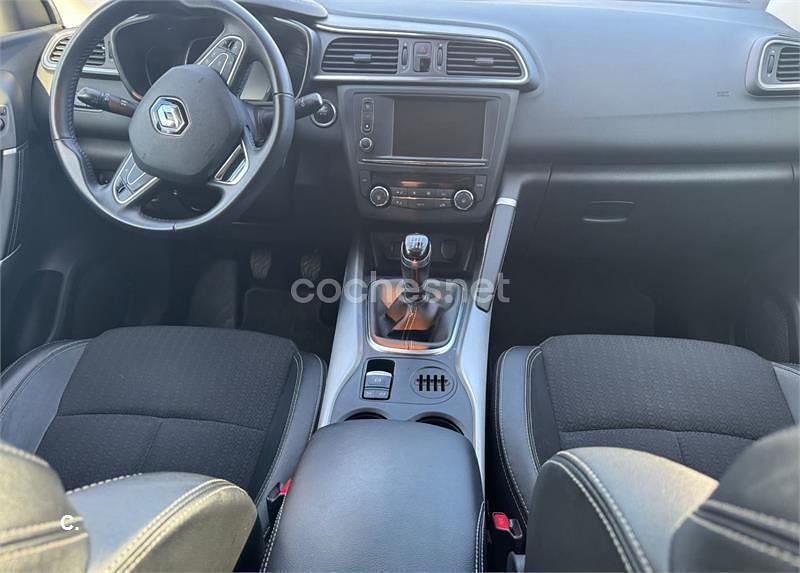 Usado Renault Kadjar Zen 130 CV (95 kW) 2015 Rojo SUV