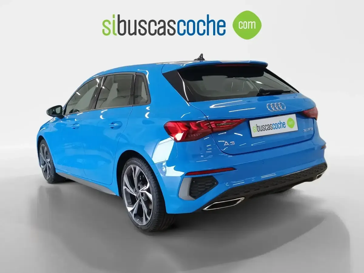 Usado Audi A3 S-Line 110 CV (80 kW) 2022 Azul Berlina