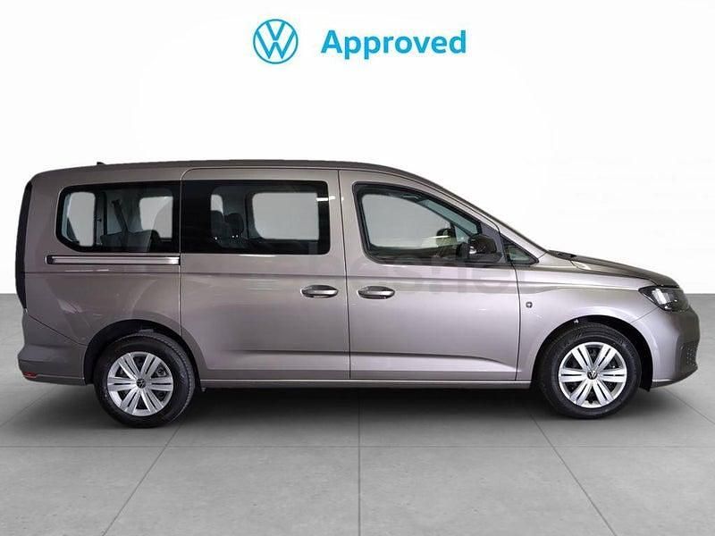 Usado VW Caddy Maxi 102 CV (75 kW) 2025 Beige Monovolumen