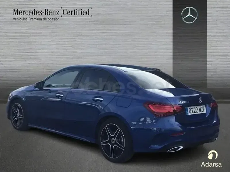 Usado Mercedes A200 150 CV (110 kW) 2025 Azul Berlina