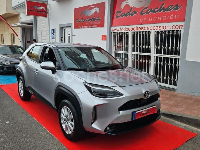 Usado Toyota Yaris Cross Style 125 CV (91 kW) 2023 Gris / plata SUV
