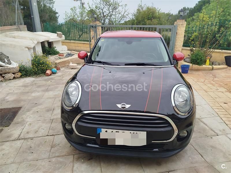 Usado Mini ONE 102 CV (75 kW) 2018 Negro Utilitario
