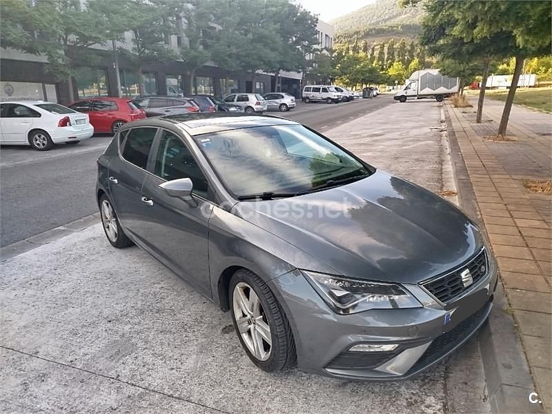 Usado Seat Leon FR 150 CV (110 kW) 2017 Gris / plata Berlina