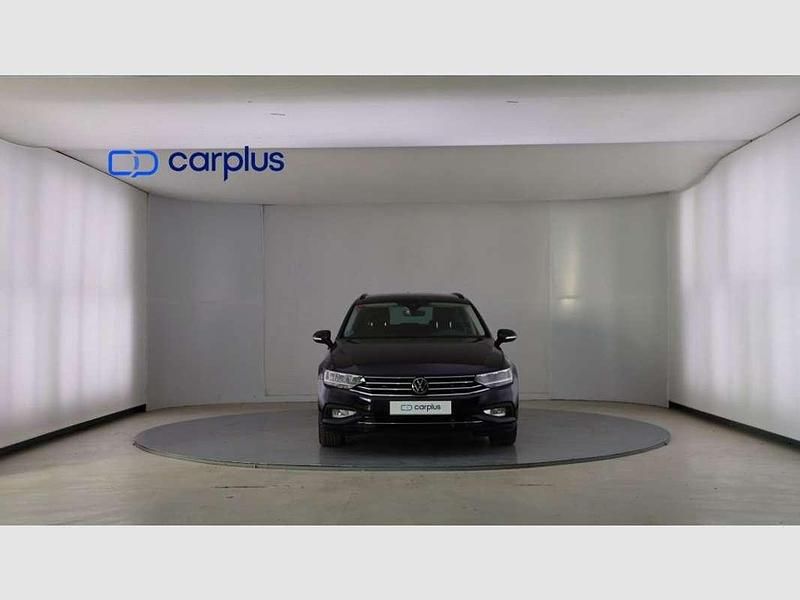 Usado VW Passat Executive 150 CV (110 kW) 2021 Negro Familiar