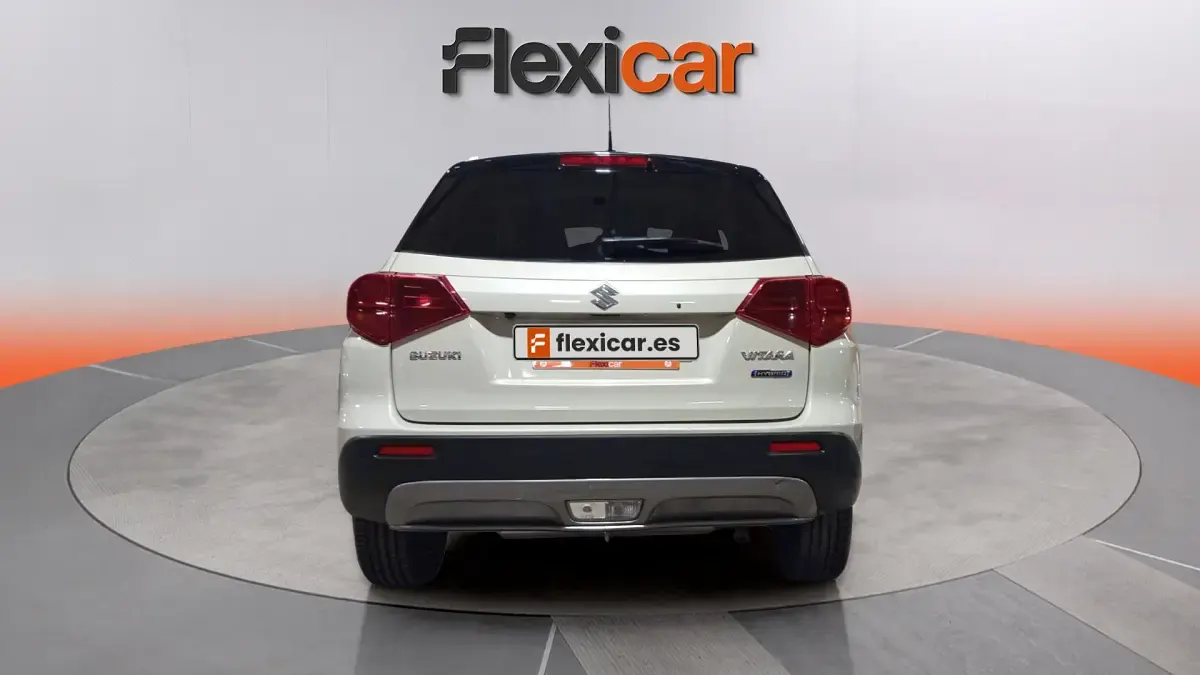 Usado Suzuki Vitara 116 CV (85 kW) 2022 Beige SUV