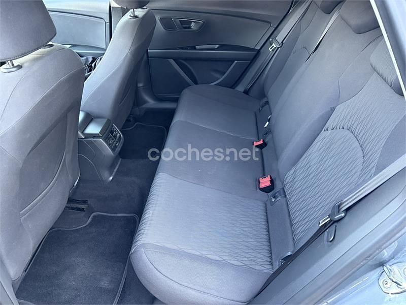 Begagnad Seat Leon Style 105 HK (77 kW) 2013 Grå Sedan