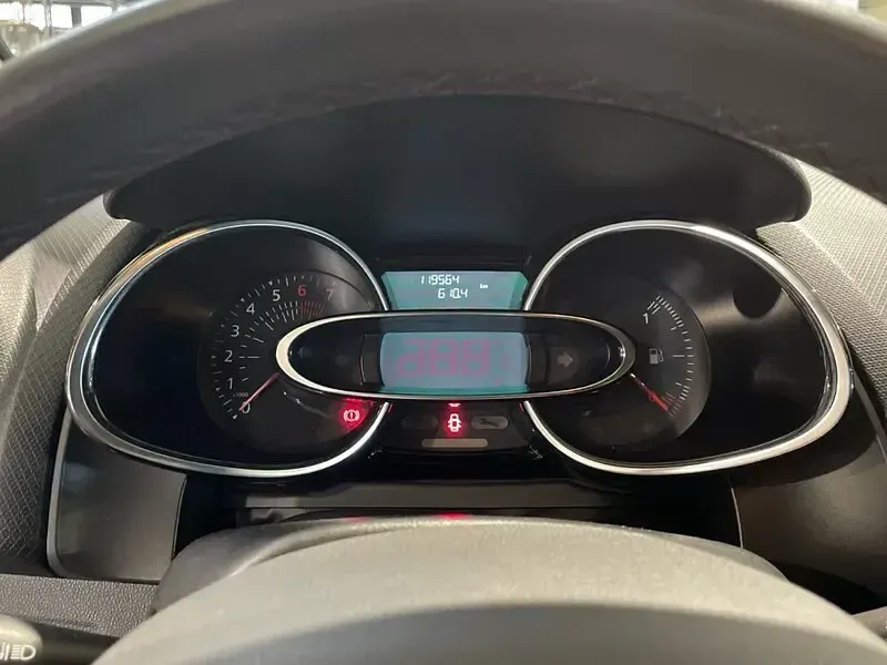 Usado Renault Clio IV LIMITED 90 CV (66 kW) 2019 Negro Berlina