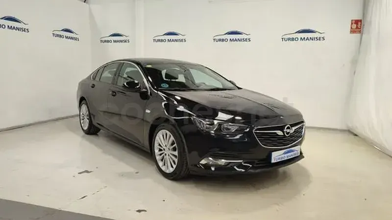 Usado Opel Insignia Innovation 165 CV (121 kW) 2020 Negro Berlina