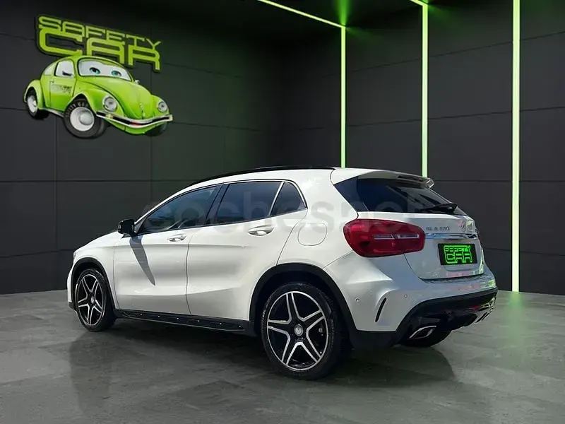 Usado Mercedes GLA220 AMG line 170 CV (125 kW) 2014 Blanco SUV