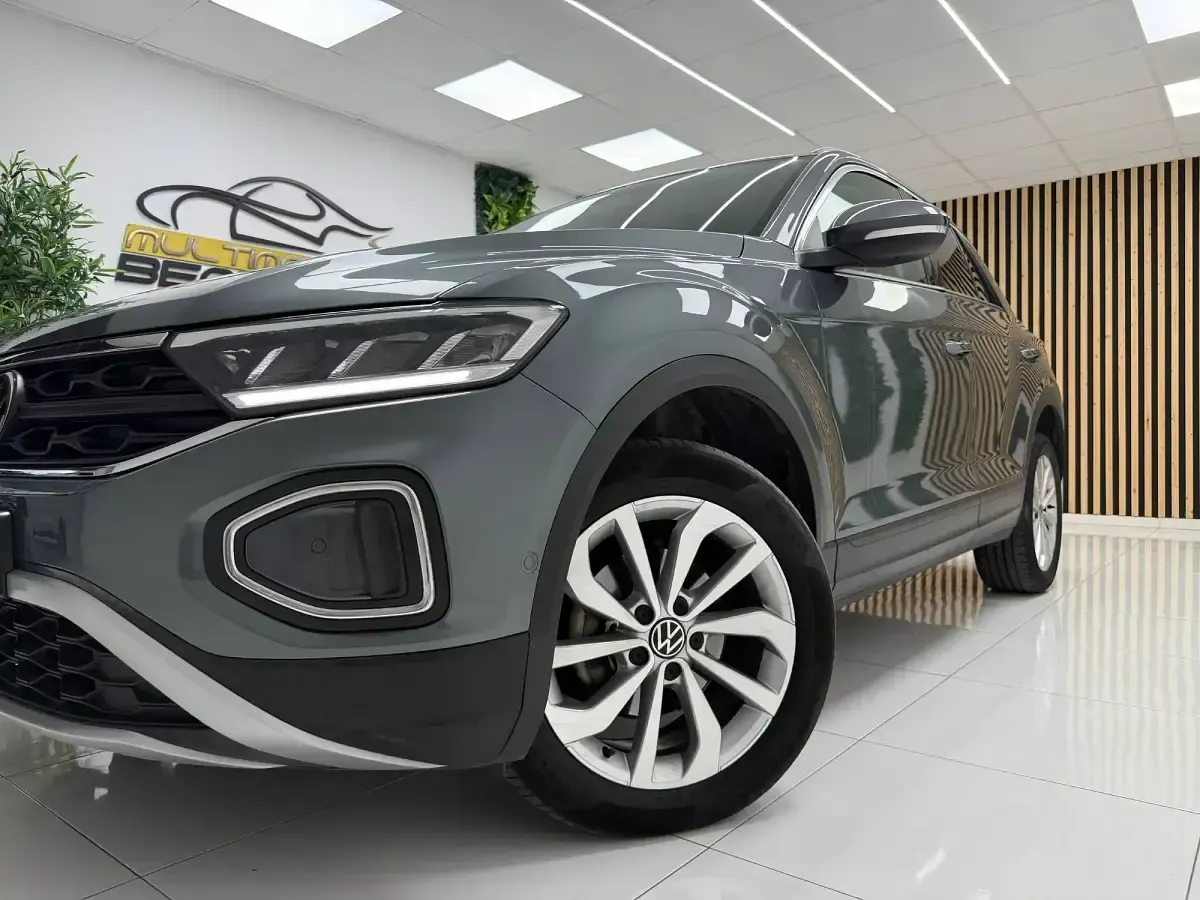 Usado VW T-Roc Life 115 CV (84 kW) 2022 Gris SUV