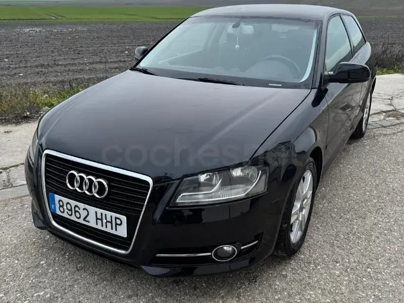 Usado Audi A3 Ambiente 105 CV (77 kW) 2012 Negro Utilitario