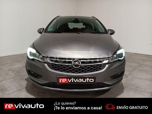 Usado Opel Astra Selective 136 CV (100 kW) 2018 Gris / plata Familiar
