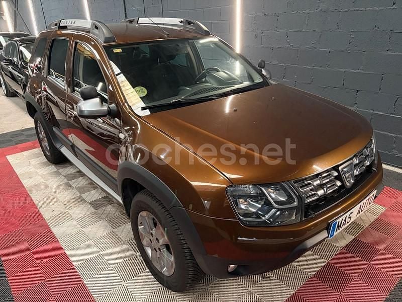 Usado Dacia Duster Lauréate 109 CV (80 kW) 2014 Marrón SUV