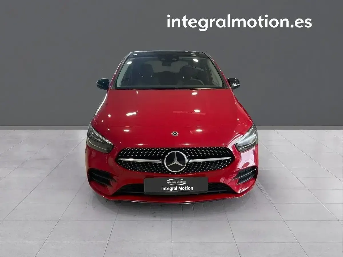 Usado Mercedes B220 190 CV (139 kW) 2019 Rojo Utilitario