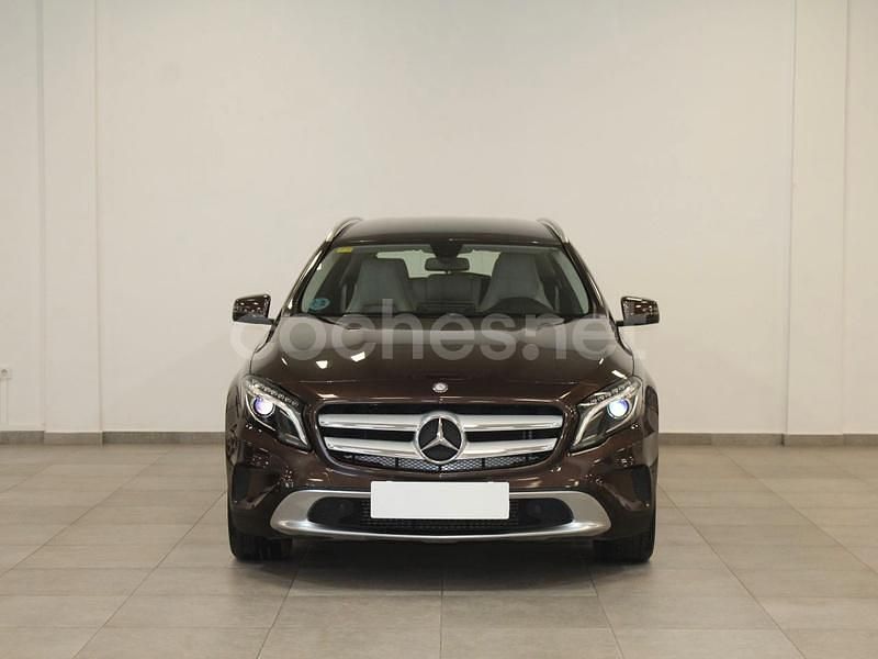 Usado Mercedes GLA200 Urban 136 CV (100 kW) 2015 Marrón SUV