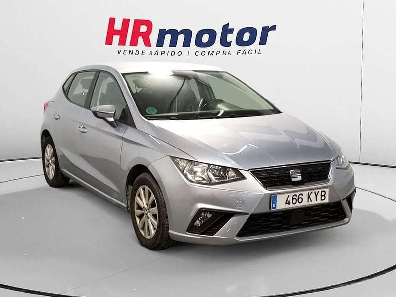 Gris Usado 2019 Seat Ibiza Style Plus Utilitario | 10.790 € (Precio justo) - Imagen 1/4