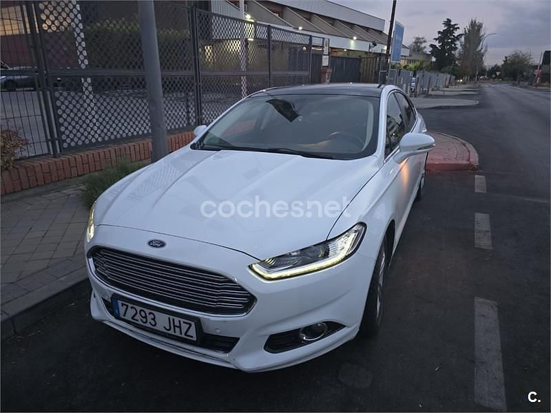 Blanco Usado 2015 Ford Mondeo Titanium Berlina | 10.000 € (Un poco caro) - Imagen 1/4
