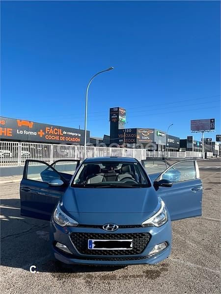 Azul Usado 2015 Hyundai i20 Berlina | 8500 € (Precio justo) - Imagen 1/4