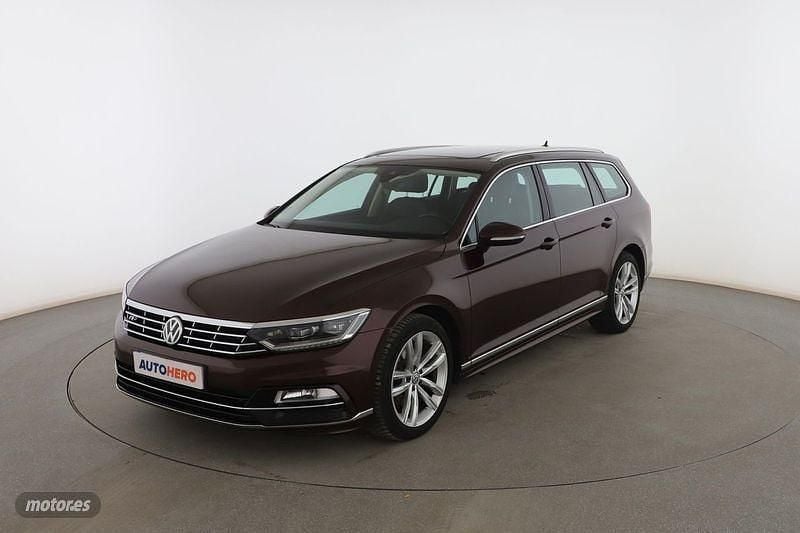 Rojo Usado 2018 VW Passat R-line Familiar | 19.299 € (Precio justo) - Imagen 1/3