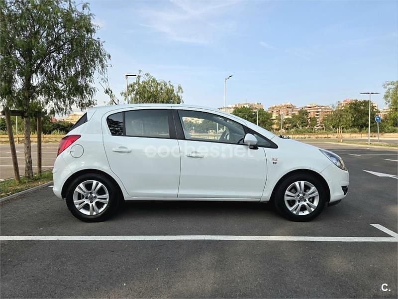 Usado Opel Corsa Cosmo 90 CV (66 kW) 2011 Blanco Berlina