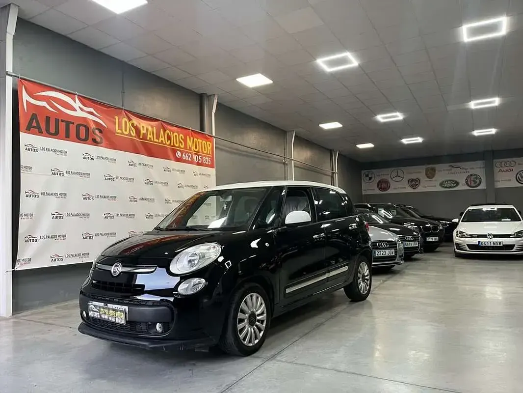 Usado Fiat 500L Living 120 CV (88 kW) 2015 Negro Monovolumen