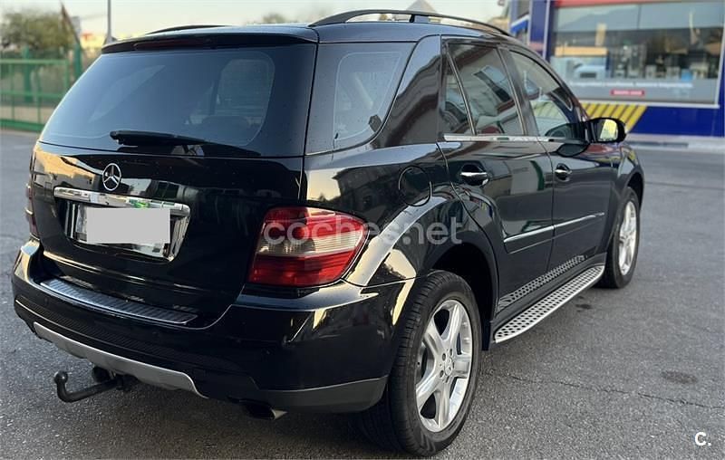 Negro Usado 2006 Mercedes ML320 SUV | 8000 € (Un poco caro) - Imagen 1/4