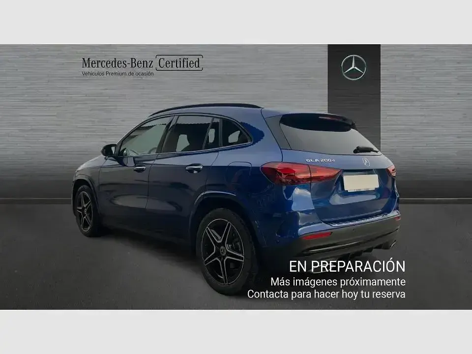 Käytetty Mercedes GLA200 AMG line 150 HP (110 kW) 2025 Sininen Katumaasturi