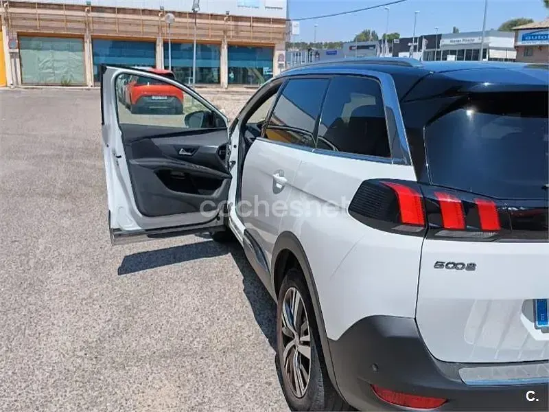 Usado Peugeot 5008 GT-line 130 CV (95 kW) 2018 Blanco SUV