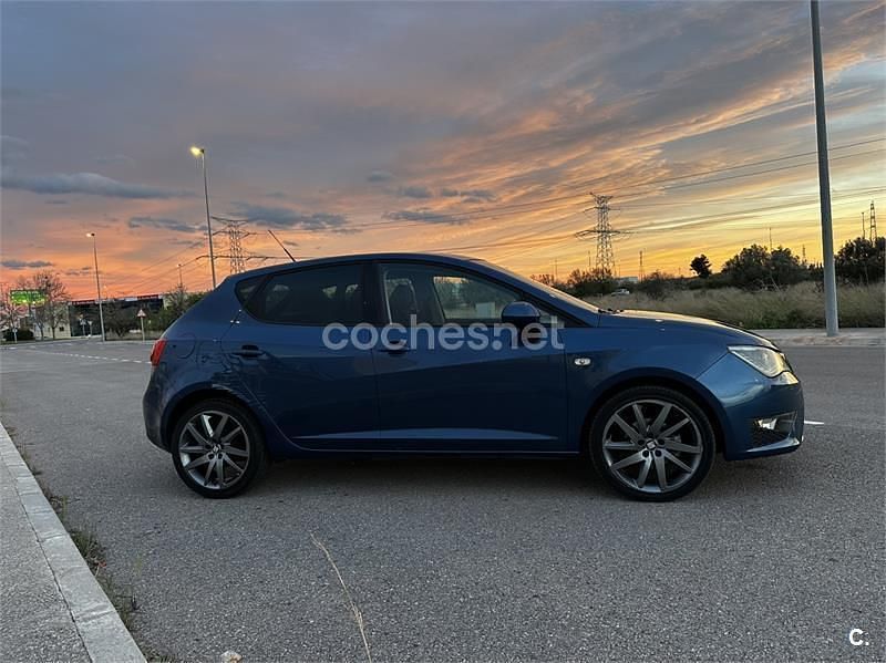 Usado Seat Ibiza FR 105 CV (77 kW) 2014 Azul Berlina