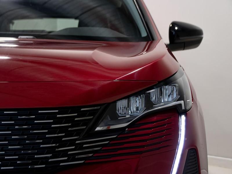 Usado Peugeot 3008 Active 130 CV (95 kW) 2022 Rojo SUV
