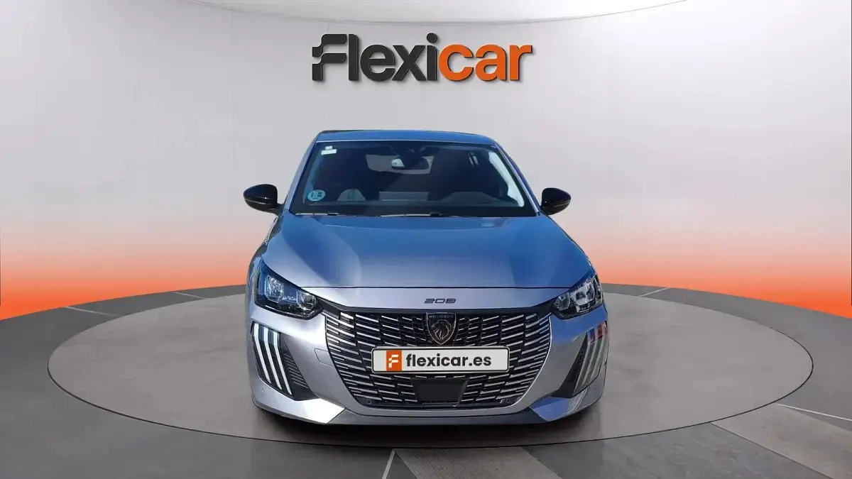 Usado Peugeot 208 Allure 101 CV (74 kW) 2025 Gris Utilitario