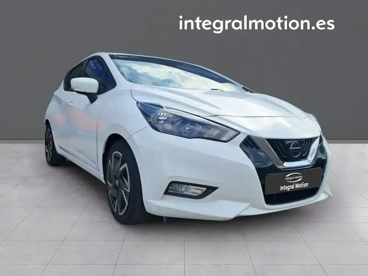 Używany Nissan Micra Acenta 92 KM (67 kW) 2021 Biały Hatchback