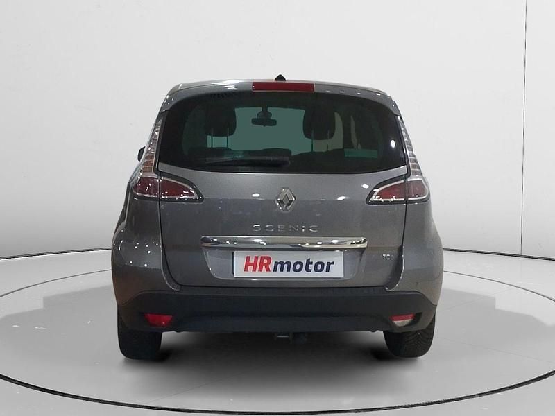 Usado Renault Scénic III Zen 132 CV (97 kW) 2016 Gris Monovolumen